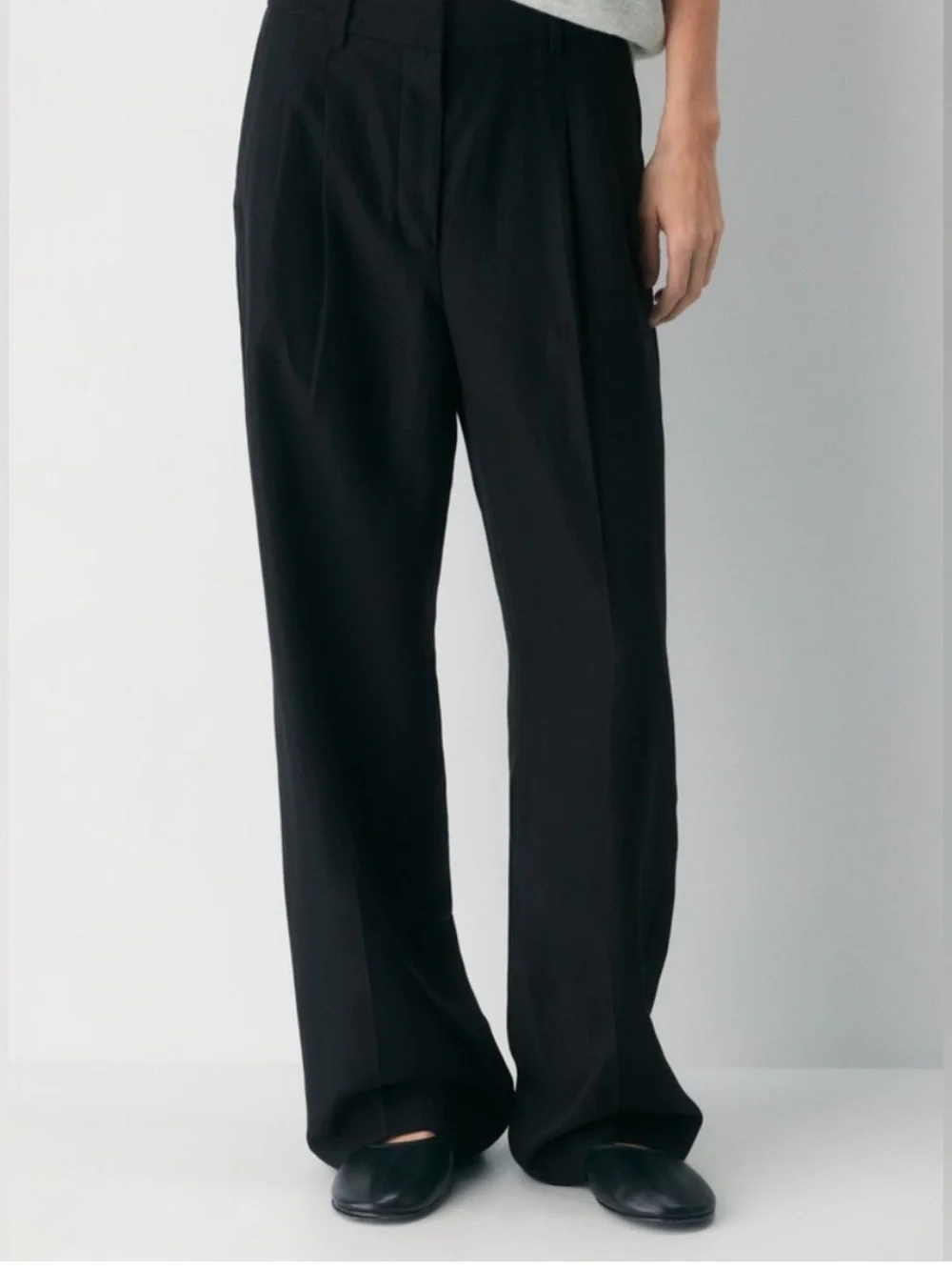 Aritzia The Effortless Pants Cruiselinen Wide Leg in Black